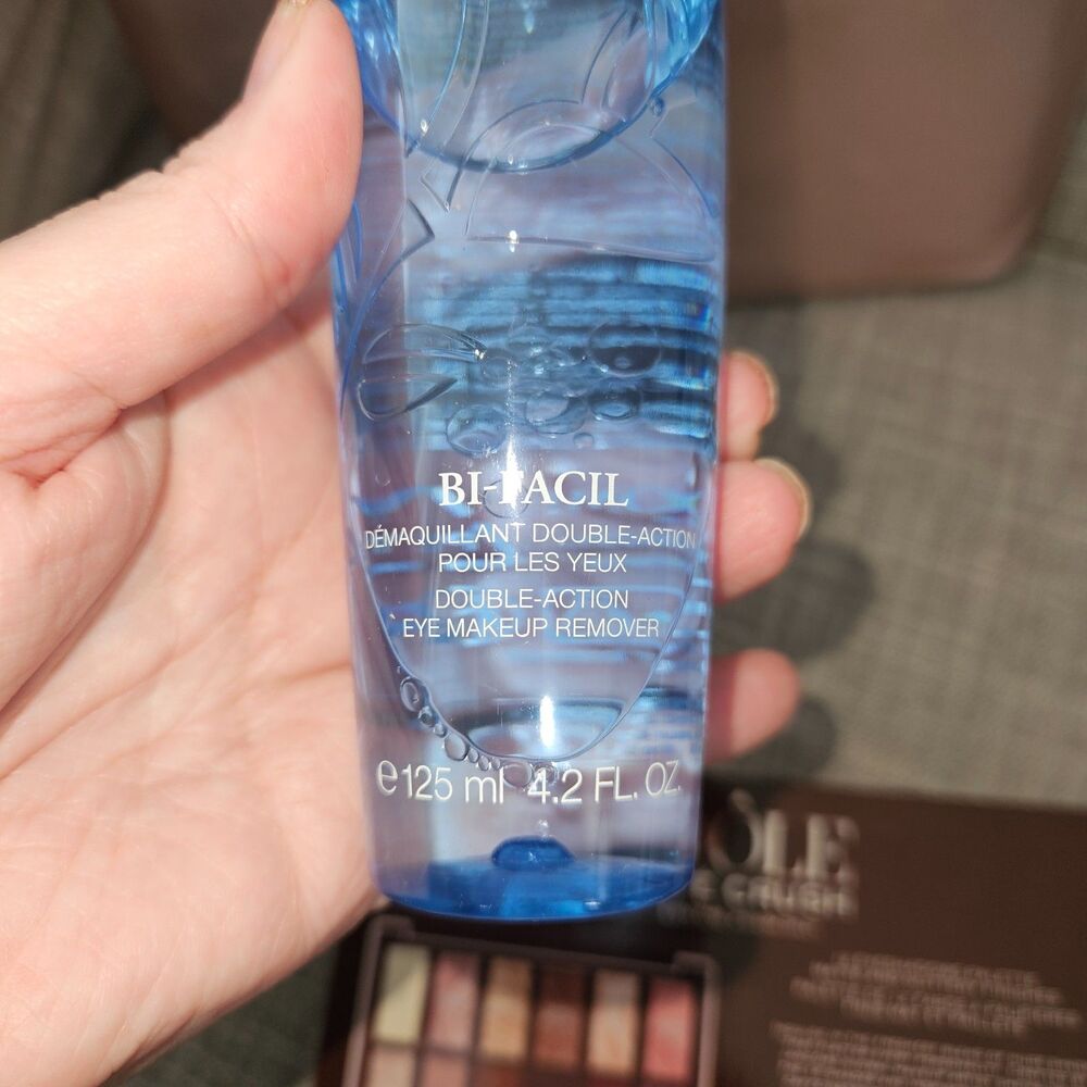 LANCOME Metallic Pink Makeup Case With Idole Eyeshadow Pallet and Makeup Remover - Picture 2 of 8